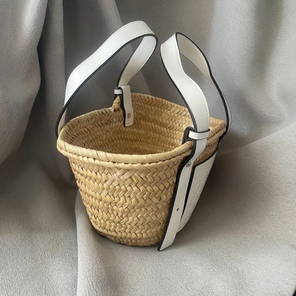 🎊Loewe Natural & White Tote Bag - Picture 8 of 8